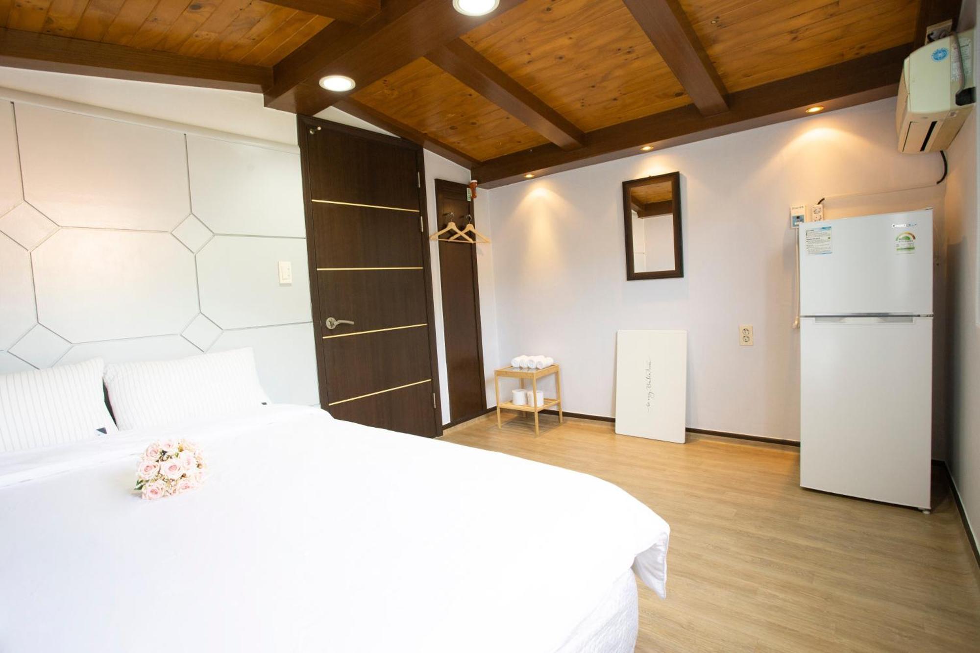 Daecheon Gyeoulyeonga Pension Boryeong Room photo